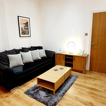 Superb 2 Beds 2 Baths New Apartment W/ Garden+Patio Bournemouth Dış mekan fotoğraf