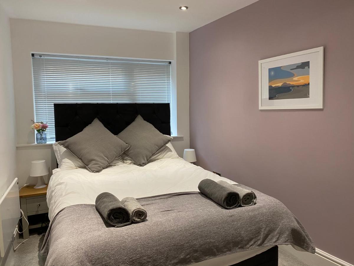 Superb 2 Beds 2 Baths New Apartment W/ Garden+Patio Bournemouth Dış mekan fotoğraf