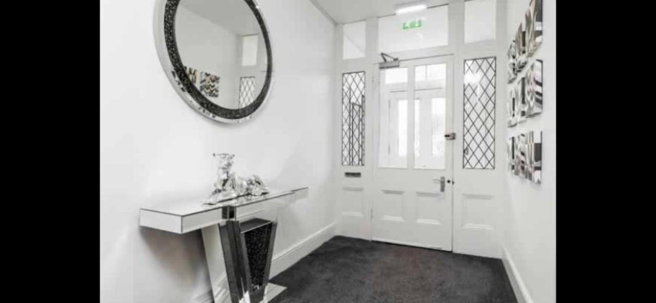 Superb 2 Beds 2 Baths New Apartment W/ Garden+Patio Bournemouth Dış mekan fotoğraf