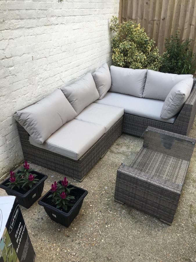 Superb 2 Beds 2 Baths New Apartment W/ Garden+Patio Bournemouth Dış mekan fotoğraf