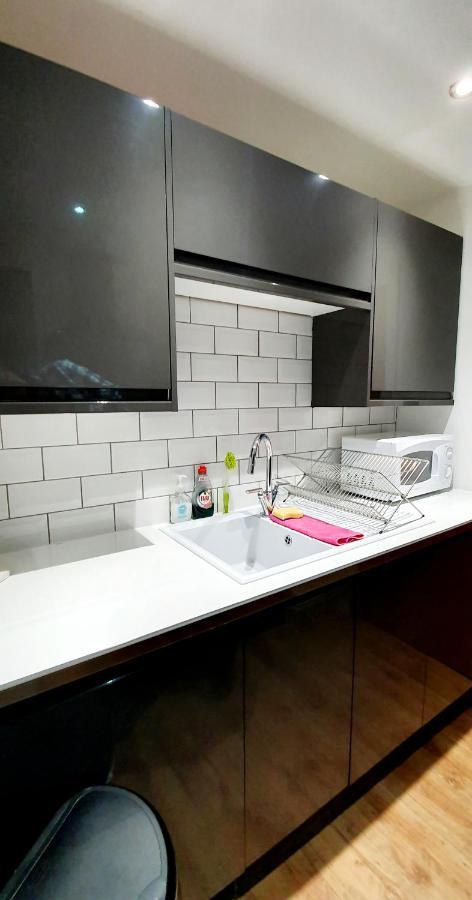 Superb 2 Beds 2 Baths New Apartment W/ Garden+Patio Bournemouth Dış mekan fotoğraf
