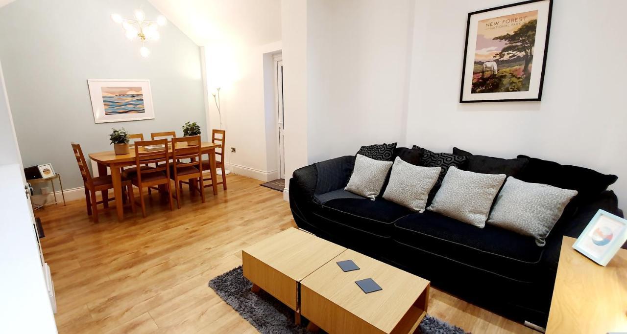 Superb 2 Beds 2 Baths New Apartment W/ Garden+Patio Bournemouth Dış mekan fotoğraf