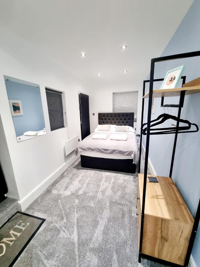 Superb 2 Beds 2 Baths New Apartment W/ Garden+Patio Bournemouth Dış mekan fotoğraf